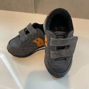 Saucony Jazz Velcro Sneaker - Gray & Orange